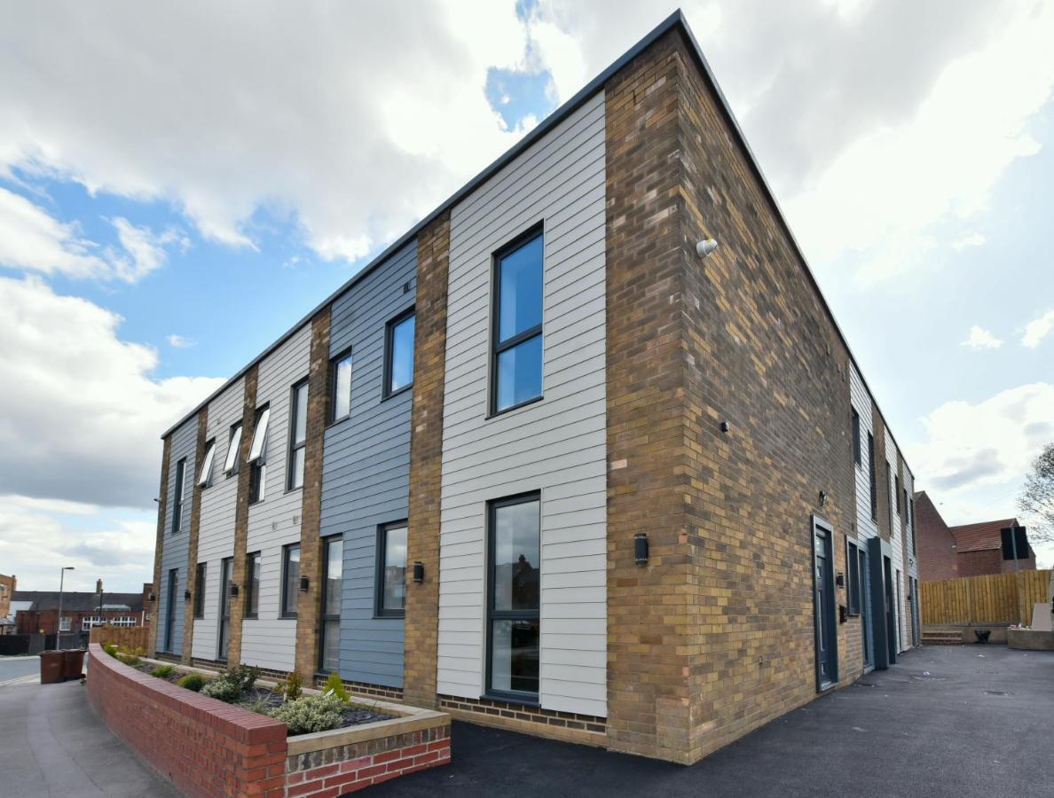 The Breath Taking Cube Aparthotel Pontefract Exterior photo